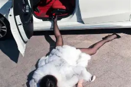 不到24小时娱乐圈又出三大八卦顶流小花、男星带女儿见情人