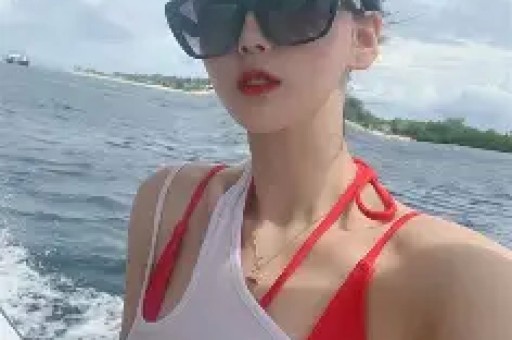 大批明星集体翻车董宇辉遭遇网友：这一次狼真的来了