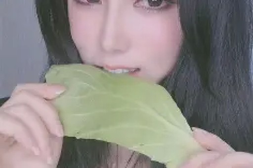 内娱1天4大瓜！顶流恋情、深夜泡酒吧、全身整容一个比一个离谱